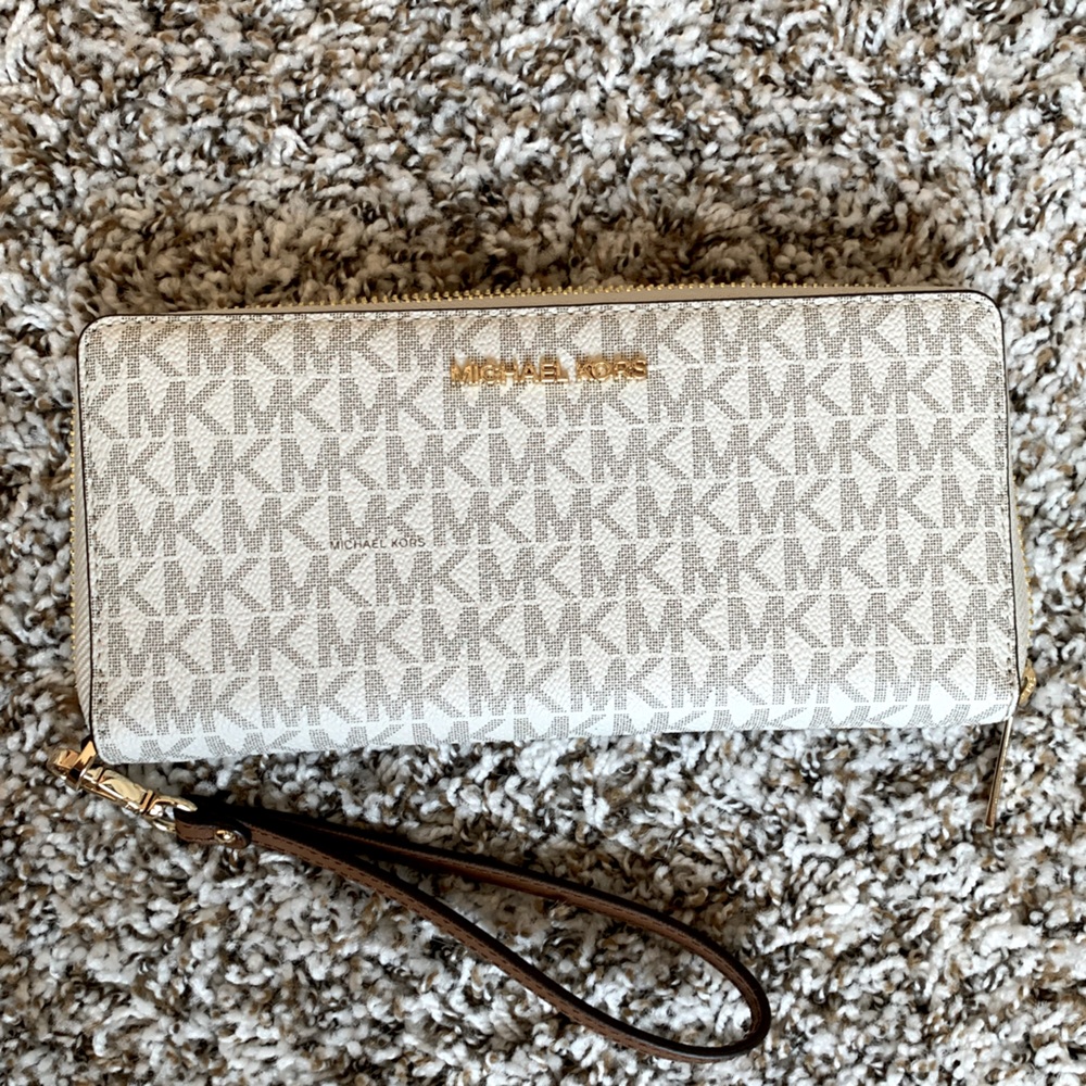Michael Kors Wallet Wristlet